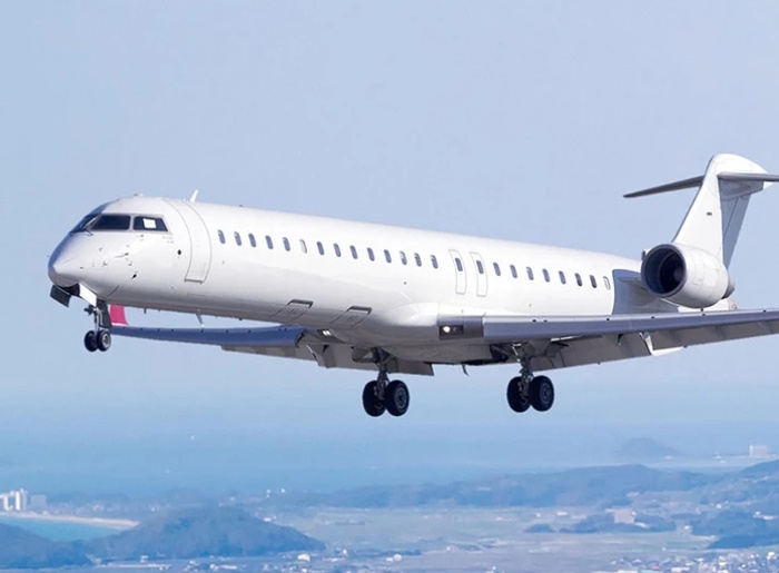 CRJ700