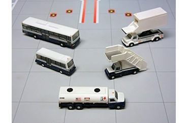 Airport Service Vehicles Model 1:200